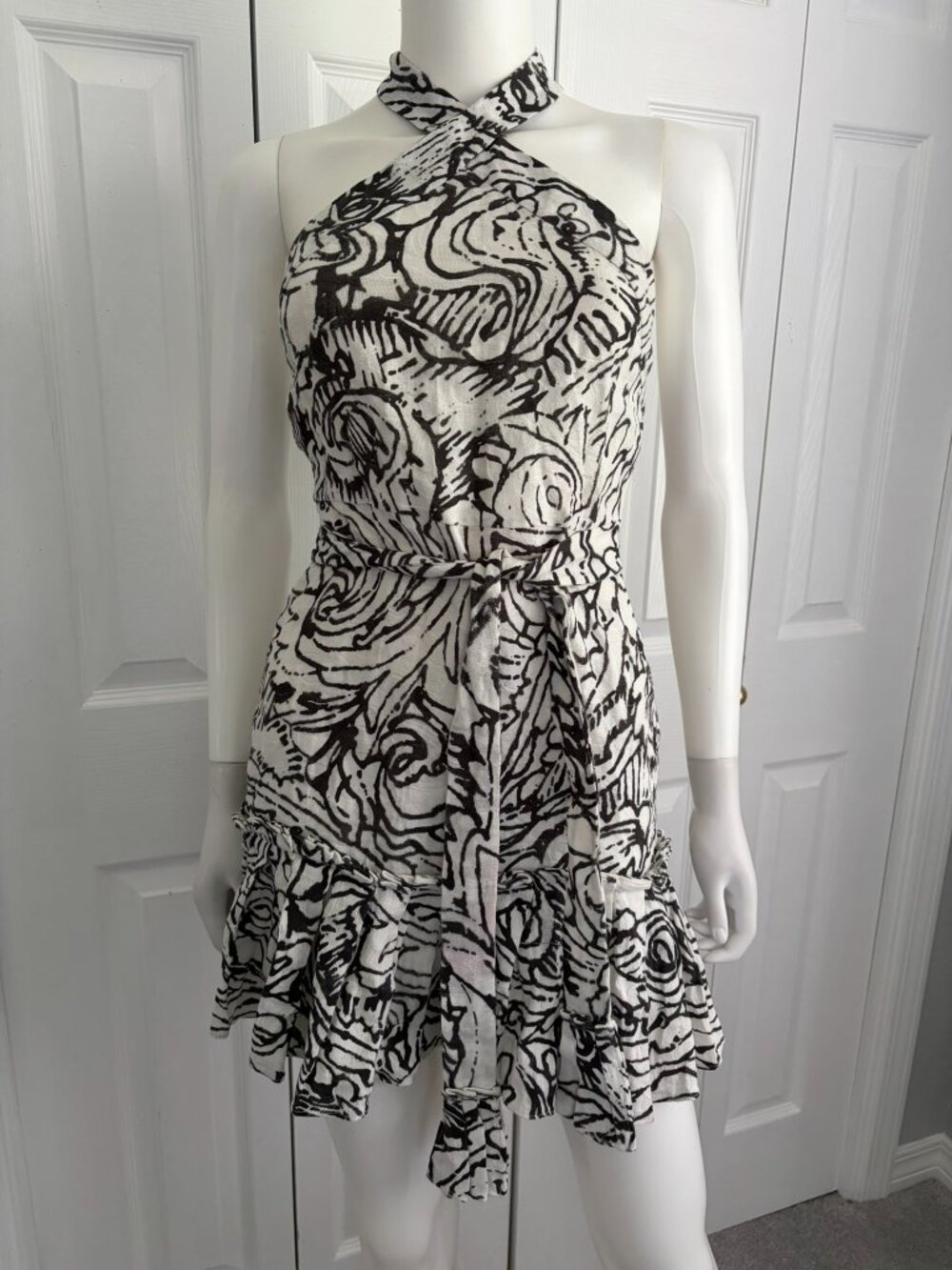 alexis size xs black and white pattern halter mini dress